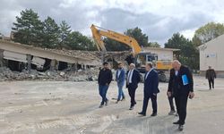 Mevcut okul binası yıkıldı: Yenisi yapılacak