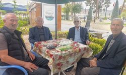 Aynı cephelerde savaşmasalarda, aynı sofrada bir aradalar