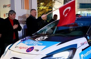 40. Kocaeli Rallisi'nin startını Tahir Büyükakın verdi