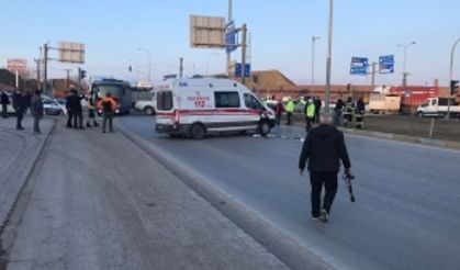 Otomobil ile hasta taşıyan ambulans çarpıştı: 5 yaralı