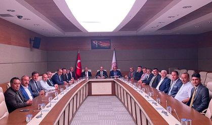 Gür’den milletvekillerine  “hayırlı olsun” ziyaretleri