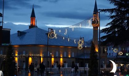 Ramazan ışıkları Çorum’u büyüledi