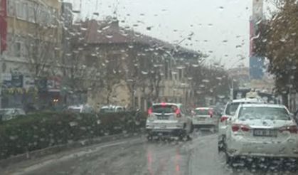 Meteoroloji Çorum'a saat verdi: Kuvvetli sağanak bu akşam başlıyor