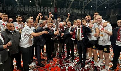 Çorum hem voleybol hem de futbolda tarih yazıyor