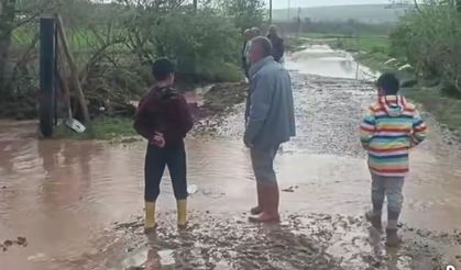 Büyükdona Köyü'nü sel bastı
