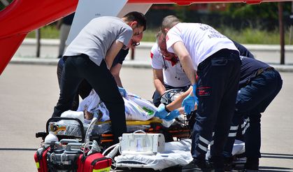 Balkondan düşüp ağır yaralandı: Ambulans helikopterle Ankara'ya sevk edildi