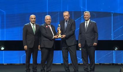 Ahmet Ahlatcı ihracat şampiyonluğu ödülünü Cumhurbaşkanı Erdoğan’ın elinden aldı