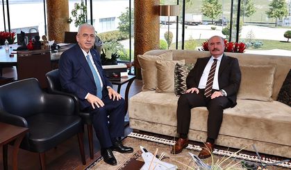 Vali Çalgan'dan Ahmet Ahlatcı'ya Hac Ziyareti