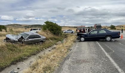 Çorum'daki feci kazada 5 kişi yaralandı
