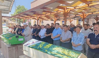 Kazada can veren anne ve kızı  son yolculuğuna uğurlandı