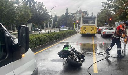 Resmi araca çarptı: Motosiklet sürücüsü hayatını kaybetti