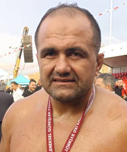 “İç Anadolu’nun Kırkpınarı”nda nefes kesen final: Mehmet Yeşil Yeşil başpehlivan oldu