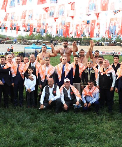Pırlanta Pirinç Festivali güreşlerinde başpehlivan Bekir Eryücel