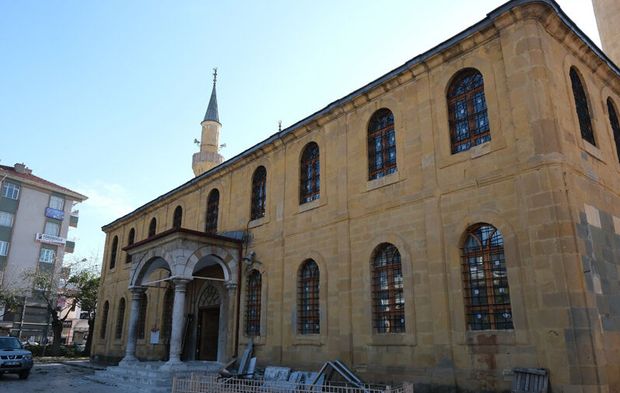 Çorum Ulu Camii asırlara meydan okuyor