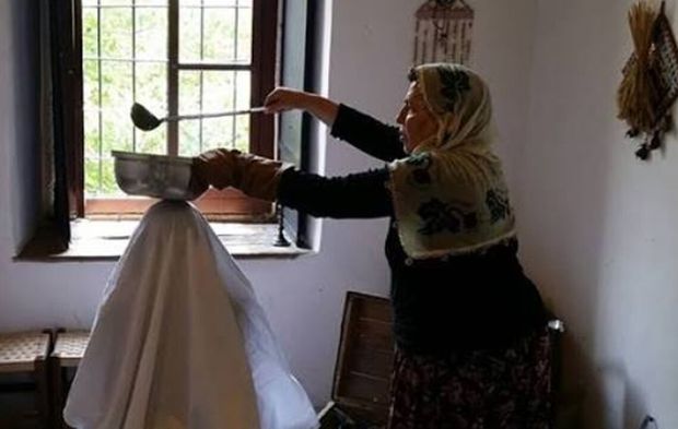 Nazarın İlacı mı, Anadolu’nun Eski Geleneği mi? Kurşun Dökmenin Sırrı