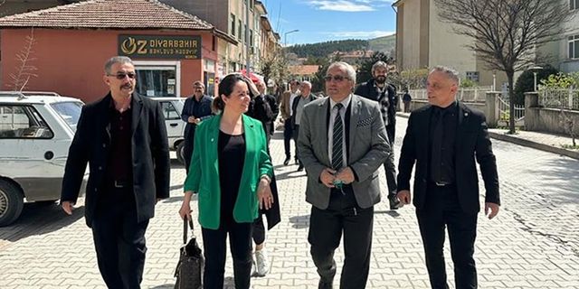 Sinem Sarı, Bayat’ta esnafın nabzını yokladı