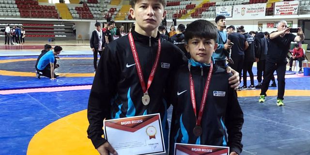 Çorumlu iki kardeş Sivas’ta fırtına gibi esti