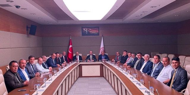 Gür’den milletvekillerine  “hayırlı olsun” ziyaretleri