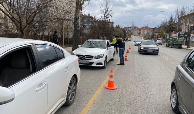 Çorum'da geniş kapsamlı polis denetimi: Aranan 8 şahıs yakalandı!