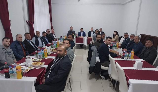 Kaymakam Yunus Emre Bozkurtoğlu'ndan akademisyen ve STK temsilcilerine iftar