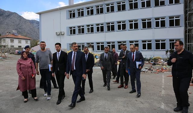 Vali Çiftçi, Yunus Emre İlkokulu inşaatını denetledi: Eğitime yapılan her yatırım geleceğe yatırımdır