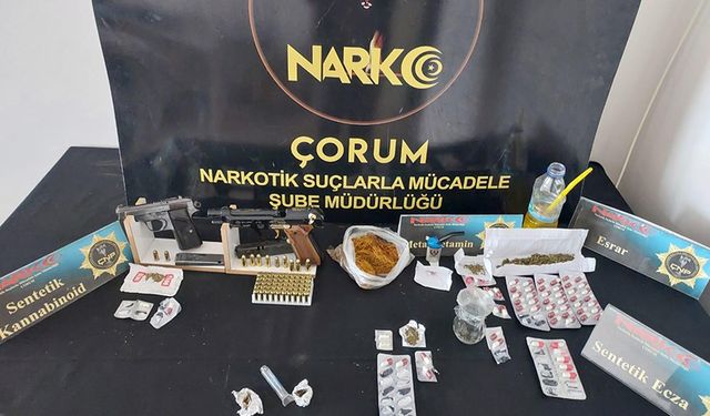 Çok sayıda tabanca ve uyuşturucu madde ele geçirildi