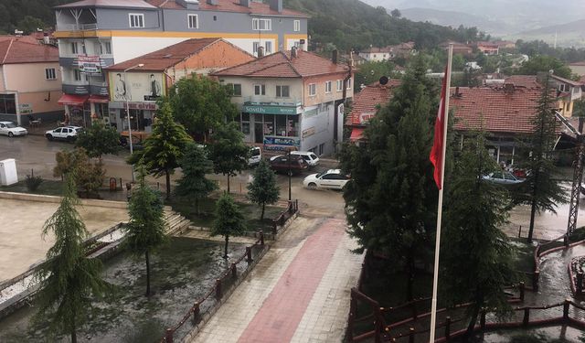 Yoğun yağış Uğurludağ'ı vurdu