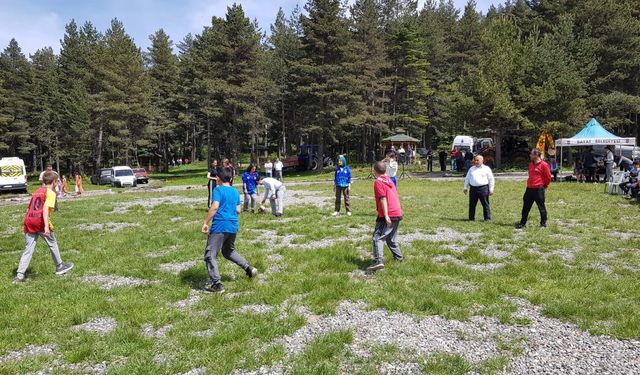 Kuşçaçimen Yaylası'mda bahar şenliği