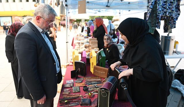 Kadınlar, el emeği ürünlerini satışa çıkardı