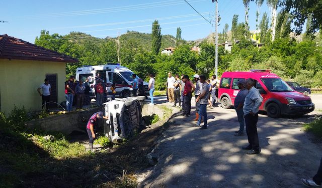 Çorum'da kontrolden çıkan otomobil devrildi: 5 yaralı