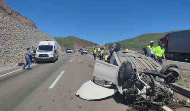 Erzurum-Erzincan yolunda can pazarı: 1 ölü, 7 yaralı