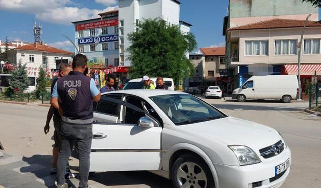 Çorum’da 44 noktada şok uygulama! Aranan şahıslar yakalandı, uyuşturucu ve silah ele geçirildi