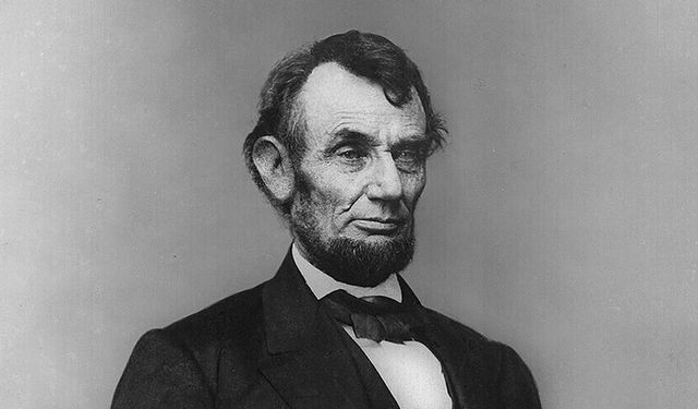 Abraham Lincoln geri mi dönüyor? Meta, Abraham Lincoln'a dayanan yapay zeka sohbet botu üzerinde çalışıyor