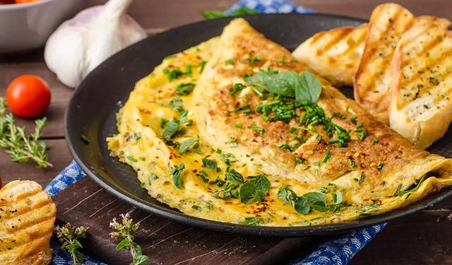 Dakikalar içinde mükemmel kahvaltı: Airfryer'da 10 dakikada Sebzeli Omlet tarifi