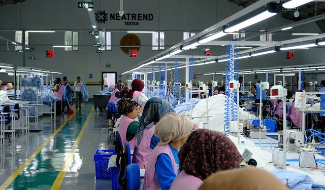 Akdağmadeni’nde dünya markalarına üretim yapan tekstil fabrikası: 400 kişiye istihdam sağlıyor