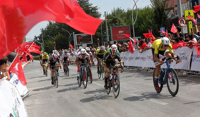 Kurtuluş Yolu Bisiklet Turu'nun heyecanla beklenen Amasya-Çorum etabı sona erdi!