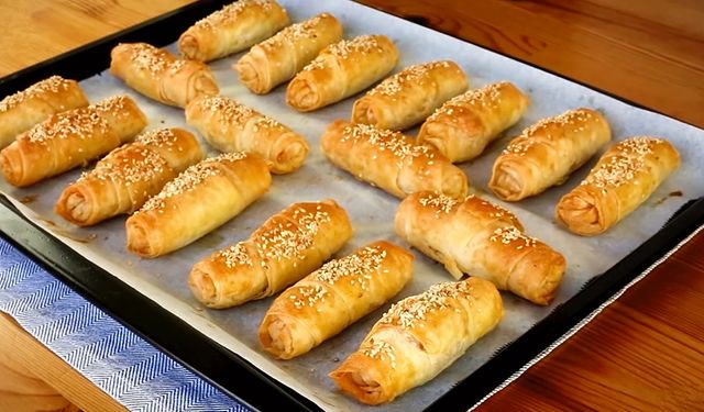 Bu tarif herkesi börek ustası yapacak: Hazır yufkadan el açması tadında Çıtır Börek tarifi