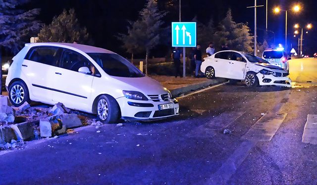 Kavşakta feci kaza! Otomobil takla attı, ortalık savaş alanına döndü