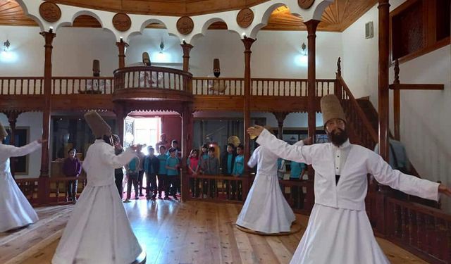 Anadolu'nun en estetik Mevlevihanesi ziyaretçilerini geçmişe götürüyor