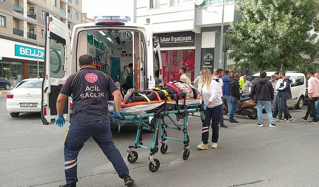 Çorum'da otomobil ile motosiklet çarpıştı: 2 yaralı
