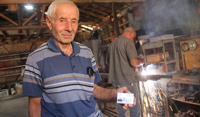 71 yıldır demir döven Çorumlu usta 'Yaşayan İnsan Hazinesi' listesine girdi