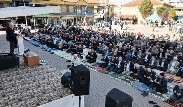 Gazi Mustafa Kemal Atatürk başta olmak üzere şehit ve gaziler için Mevlidi Şerif okundu