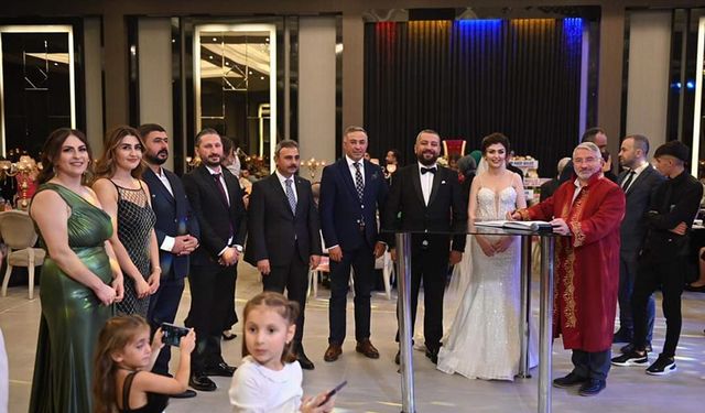 Belediye Meclis üyesi Abdulhaluk Çatalpelit, Çiğdem Çoğal ile dünyaevine girdi