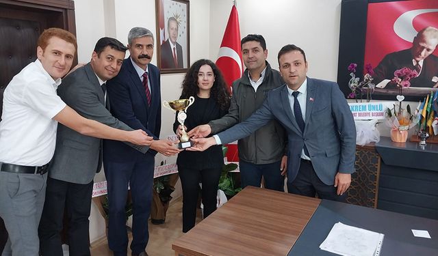 Kurumlararası Voleybol turnuvasında şampiyon Bayat Kaymakamlığı