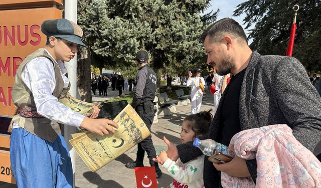 Çorum'da vatandaşlara, “Cumhuriyet Mecmuası” dağıtıldı