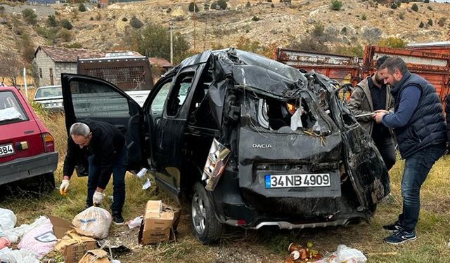 Çorum'da feci kaza! Kontrolden çıkan otomobil tarlaya savruldu: 1'i ağır 4 yaralı