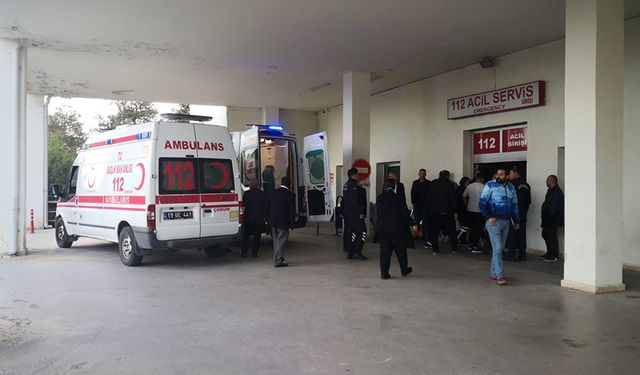 Çorum'da öğrenci servisi traktörle çarpıştı: 12 öğrenci hastaneye kaldırıldı