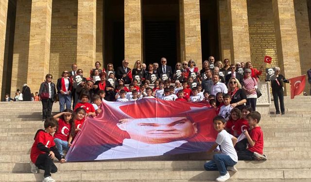 Osmancıklı minik öğrenciler Cumhuriyet'in 100. yılında Ata'nın huzurunda