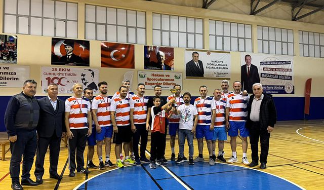 Osmancık İlçe Milli Eğitim voleybolda şampiyon