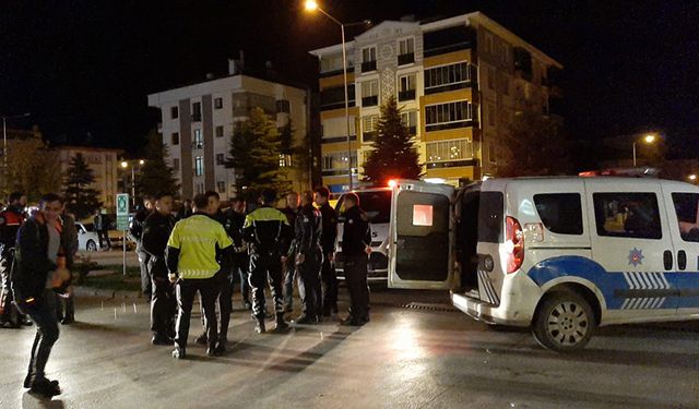 Çorum’da polise direnen alkollü 3 genç gözaltına alındı!